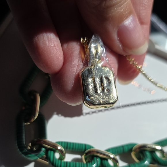 LUXE LAYERS Gold and Green Layered Chain Necklace with Emerald-Style Pendant - Picture 4 of 6